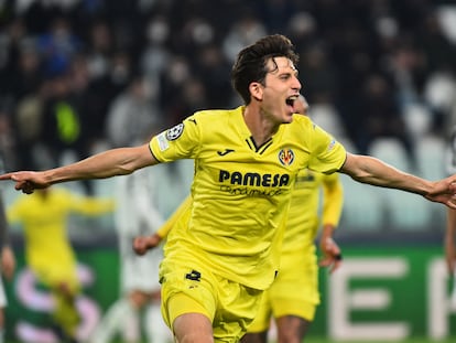 Pau Torres celebra el segundo tanto del Villarreal en el Juventus Stadium.