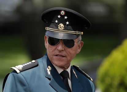 El general Salvador Cienfuegos, en un desfile militar de 2016, cuando era secretario de Defensa.