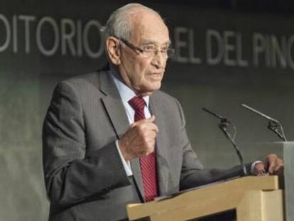 Aristóbulo de Juan durante una conferencia en la Fundación Rafael del Pino.