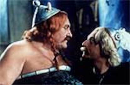 Gérard Depardieu (izquierda) y Christian Clavier, en <i>Astérix y Obélix: misión Cleopatra</i>.