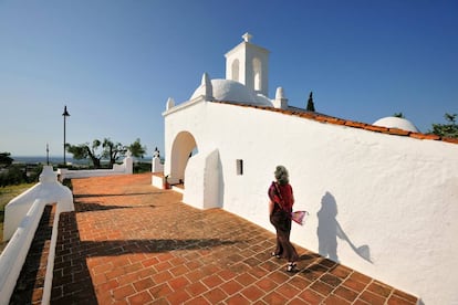 La capilla blanca de Nuestra Señora de Guadalupe, en Serpa (Portugal).