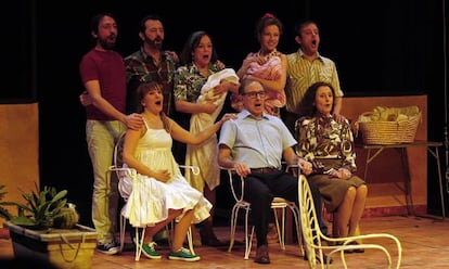 Los protagonistas de Vilafranca, durante la actuaci&oacute;n en el Lliure.