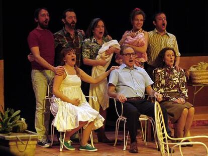 Los protagonistas de Vilafranca, durante la actuaci&oacute;n en el Lliure.