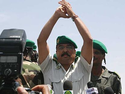 El jefe de la junta militar de Mauritania, el general Mohamed Ould Abdeln Aziz, ayer en Nuakchot.