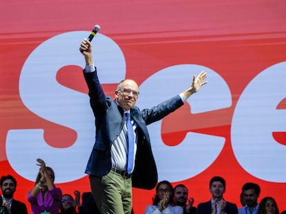 El líder del Partido Democrático, Enrico Letta, durante el mitin de cierre de campaña, el viernes en Roma.