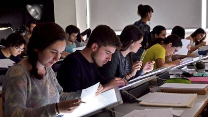 Clase de Diseño y Tecnologías Creativas de la Universidad Politécnica de Valencia. 