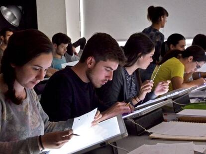 Clase de Diseño y Tecnologías Creativas de la Universidad Politécnica de Valencia. 