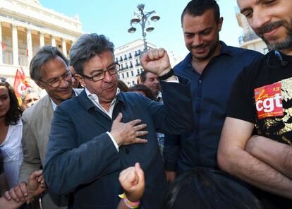 El l&iacute;der izquierdista Jean-Luc M&eacute;lenchon en campa&ntilde;a en Marsella