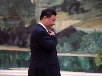 Xi Jinping participa en una reunión en el Gran Palacio del Pueblo en Pekín, este viernes.