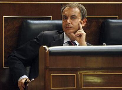 El presidente José Luis Rodríguez Zapatero, en el Congreso.