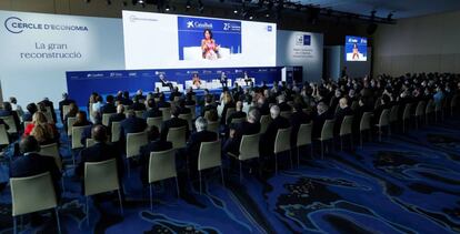 La presidenta del Banco de Santander, Ana Botín, habla durante la jornada inaugural de la XXXVI Reunión del Cercle d'Economia en Barcelona.