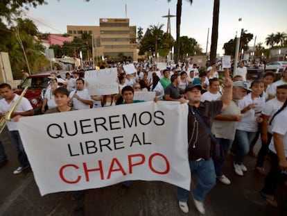 Cerca de 2.000 pessoas se manifestaram em apoio a Joaquín Guzmán.