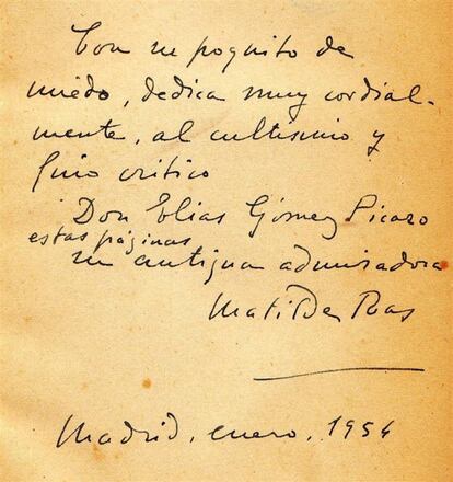 'La escritura y el carácter' fue el libro que le valió a Jules Crépieux-Jamin ser considerado el padre de la grafología francesa. Matilde Ras tuvo acceso a él y en 1917, llevada por su curiosidad, publicó su propio tratado, 'Grafología. Estudio del carácter por la escritura'. Se marcha a París becada y allí obtiene un diploma. Gracias a su enorme labor divulgativa se la tiene por la verdadera introductora de la grafología clásica francesa en España, Portugal e Hispanoamérica. Sus análisis eran requeridos en periódicos (ABC, Heraldo de Madrid, Blanco y Negro, Estampa...) y también es quien se encarga de formalizar la definición de en qué consiste esa disciplina en la Enciclopedia Espasa-Calpe. Desde 1917 hasta su jubilación mantuvo un consultorio en Madrid y, como conferenciante, rodó por medio mundo. Además, fue traductora de la obra de Charles Perrault, los hermanos Grimm y Hans Christian Andersen y una experta reconocida en el análisis del Quijote. Mantuvo correspondencia epistolar durante seis décadas, de 1904 y 1964,con Caterina Albert i Paradís, Víctor Català.