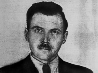 Josef Mengele, en una imagen tomada en 1956 en Buenos Aires para expedirle un documento de identidad. Universal History Archive (Universal History Archive/Getty)