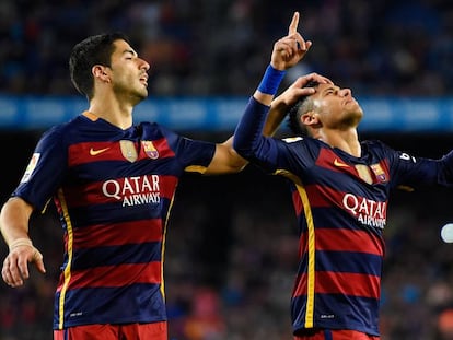 Suárez y Neymar celebran un gol del Barça el curso pasado el Camp Nou.