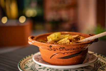 Mole de olla en el restaurante Los Panchos.