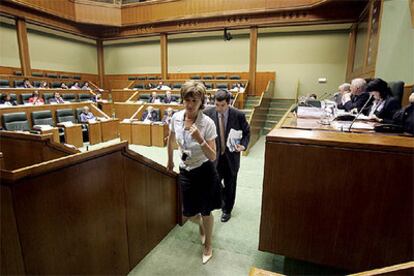 Una imagen de la reunión celebrada ayer por el Comité de las Regiones en el salón de sesiones del Parlamento vasco.