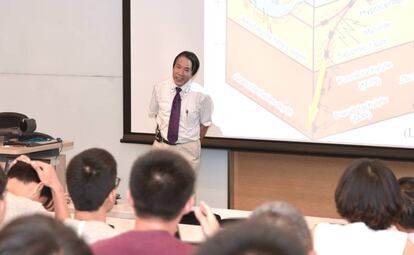 El científico Aiming Lin, durante una charla en la Universidad de Hong Kong en 2017.