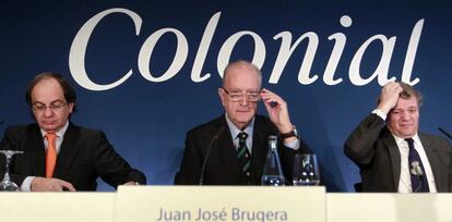 Jos&eacute; Bruguera (c) presidente, Pere Vi&ntilde;olas, consejero delegado (i) y Francisco Pal&agrave; del consejo de administraci&oacute;n (d) 