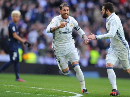 Ramos celebra su primer gol junto a Nacho.