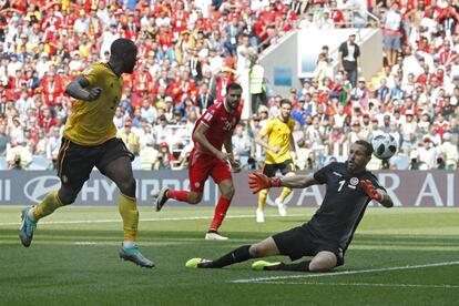 El jugador belga Romelu Lukaku marca el tercer del equipo.