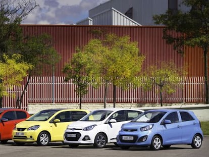 De izquierda a derecha: Peugeot 108, Seat Mii, Hyundai i10 y Kia Picanto. 