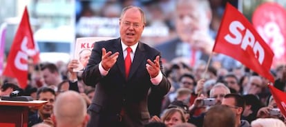 El candidato socialdemócrata, Peer Steinbrück, en el mitin de la Alexanderplatz de Berlín.