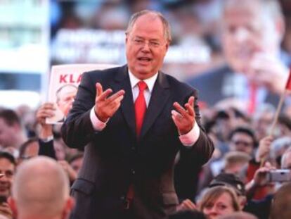 El candidato socialdemócrata, Peer Steinbrück, en el mitin de la Alexanderplatz de Berlín.