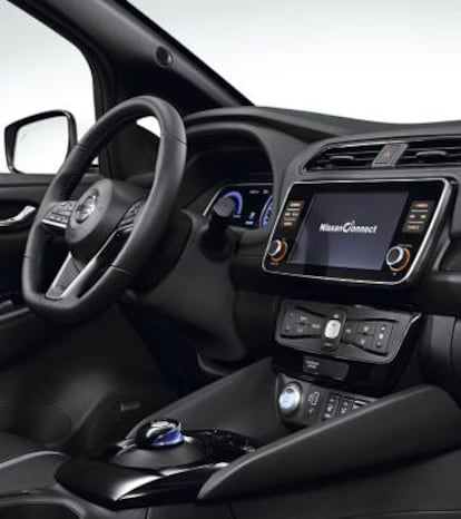 El nuevo Nissan LEAF incorpora tecnología de movilidad inteligente como ProPILOT, que hace todo el trabajo duro para que tú disfrutes de la conducción.