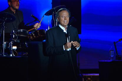 Julio Iglesias durante un concierto en Mónaco.