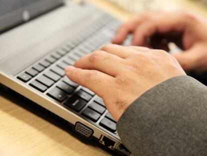 Como exigir la retirada de fotos personales publicadas en Facebook, Twitter, Instagram y otras webs