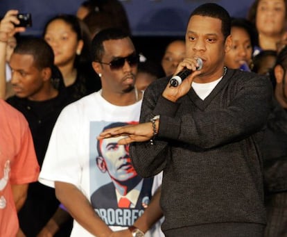 Jay-Z, en primer plano, y detrás el rapero P. Diddy, en un acto para apoyar a Obama en 2008.