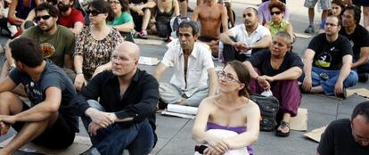 Participantes en el debate de la naci&oacute;n celebrado en la Puerta del Sol. 