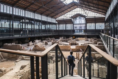 Acceso al itinerario que mostrará los vestigios de las casas y calles.