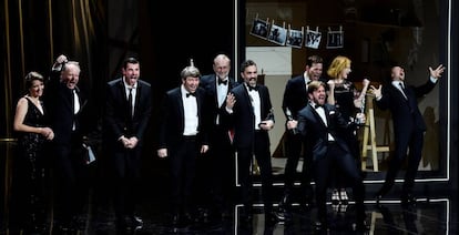 El actor Stellan Skarsgard y el equipo de &#039;The Square&#039; celebran el &eacute;xito en los Premios del Cine Europeo.