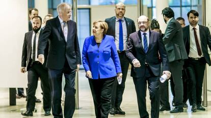 Los l&iacute;deres alemanes en Berl&iacute;n (Alemania) antes de una rueda de prensa.