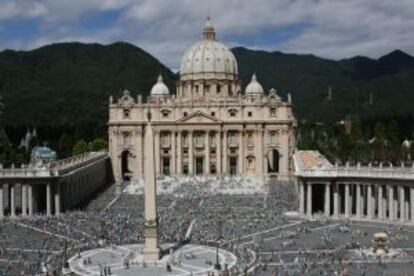 La basílica de San Pedro de Roma a escala (fieles y turistas incluidos) en parque temático Tobu World Square, en Japón.