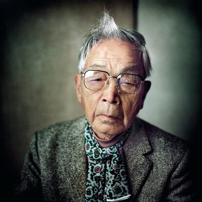 Sakae Menda, de 85 años, pasó 35 de ellos en una celda del tamaño de tres tatamis, menos de cinco metros cuadrados. Fue condenado a muerte por un crimen que no cometió. <br></br> <a href= http://elpais.com/diario/2011/01/23/eps/1295767615_850215.html#Enlace>Lee el reportaje ’42 años esperando la pena de muerte', un artículo de Álvaro Corcuera sobre el corredor de la muerte en Japón (23/01/2011) </a>