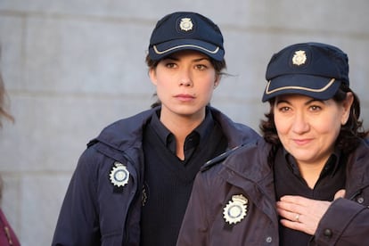 Andrea del Río y Luisa Martín en 'Servir y proteger'.