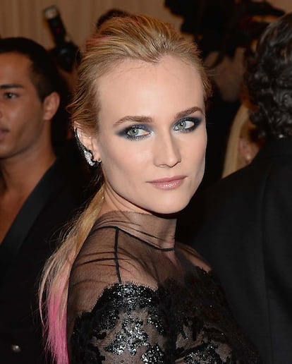 Si Diane Kruger lo lleva, es tendencia oficialmente. En la gala del MET 2013 lució puntas rosas.