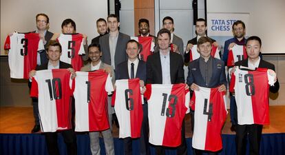 Los 14 participantes en Wijk aan Zee: arriba, de izquierda a derecha, Eli&aacute;nov, S&oacute;, Rapport, Andreikin, Adhiban, Giri, Nepomniachi y Aroni&aacute;n; abajo, Carlsen, Harikrihna, Wojtaszek, Van Wely, Kariakin y Yi Wei