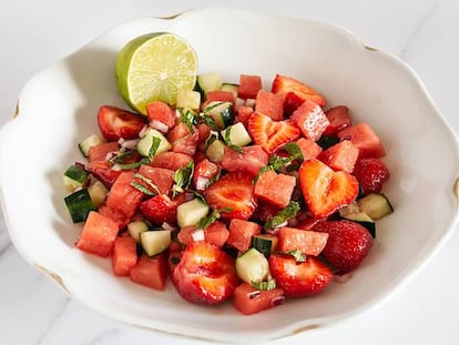 Ensalada de pepino, sandía y fresas