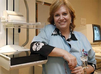 María Teresa de Cepeda, en la unidad de radiología mamaria del hospital Clínico de Madrid.