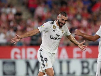 Benzema celebra su segundo gol ante Asensio. 