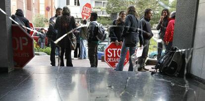 Protesta contra un desahucio en Ciutat Meridiana, en diciembre pasado. 