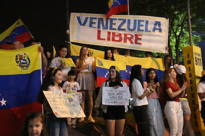 Venezolanos en una marcha contra Nicolás Maduro
