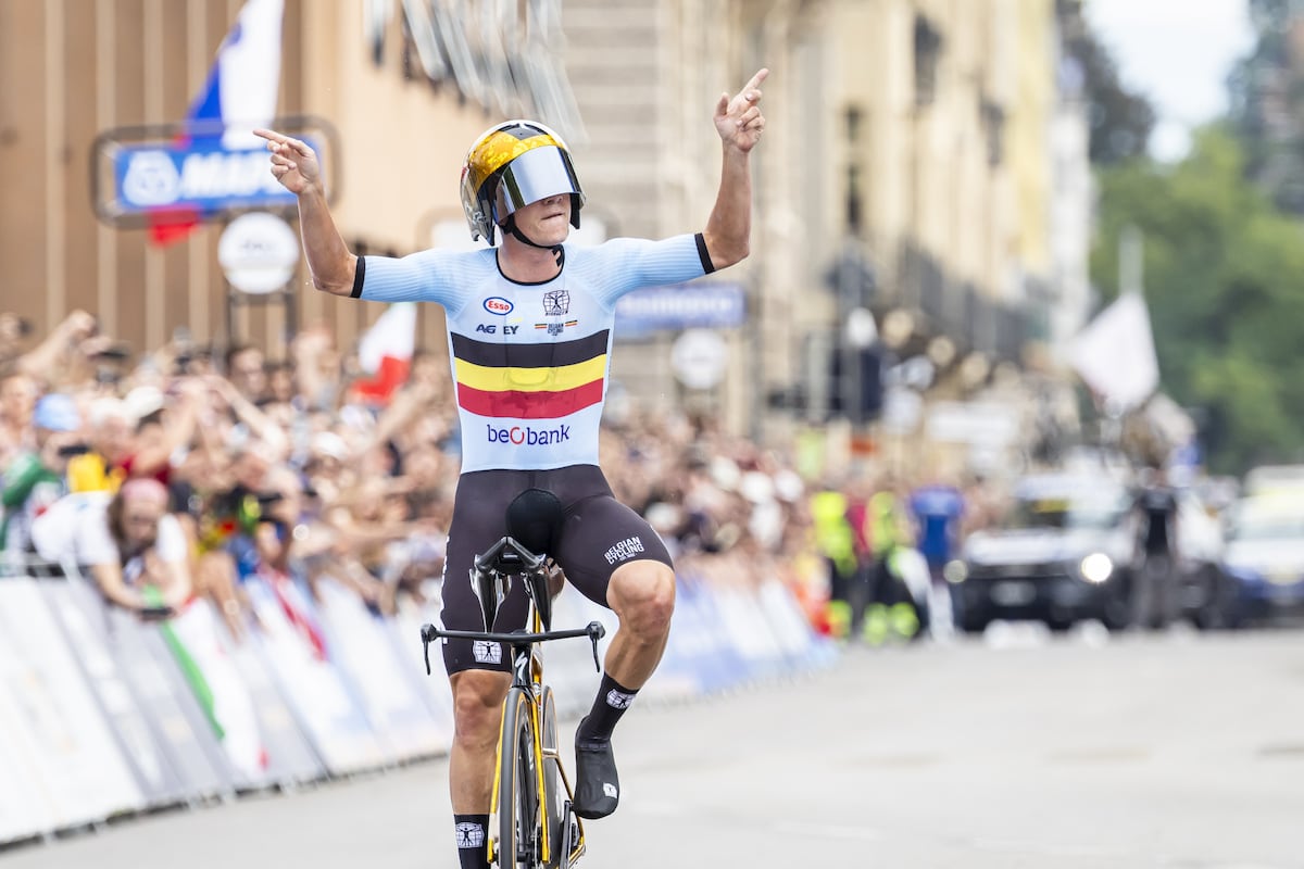 Remco Evenepoel wins the world time trial championship again a month and a half after his Olympic double