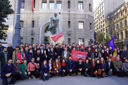 Miembros del Frente Amplio durante un homenaje a Salvador Allende, en la conmemoración del Golpe de Estado, en Santiago.