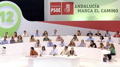 La nueva ejecutiva del PSOE andaluz, este domingo en Almer&iacute;a.