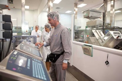 Interior de la planta farmaceutica Sanofi en Riells i Viabrea (Girona).